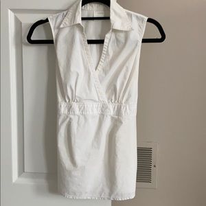 White sleeveless maternity too